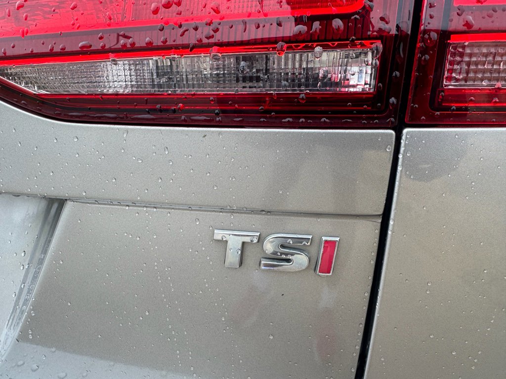 Used 2017 Volkswagen Golf S image 10