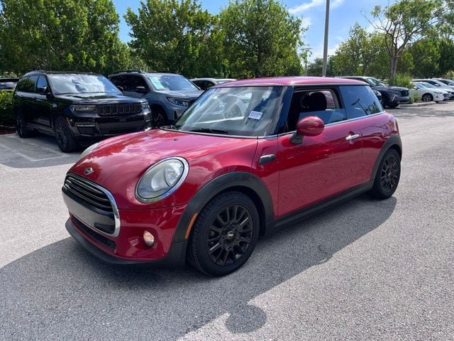 Used 2018 MINI Cooper 2-Door Hardtop FWD image 3