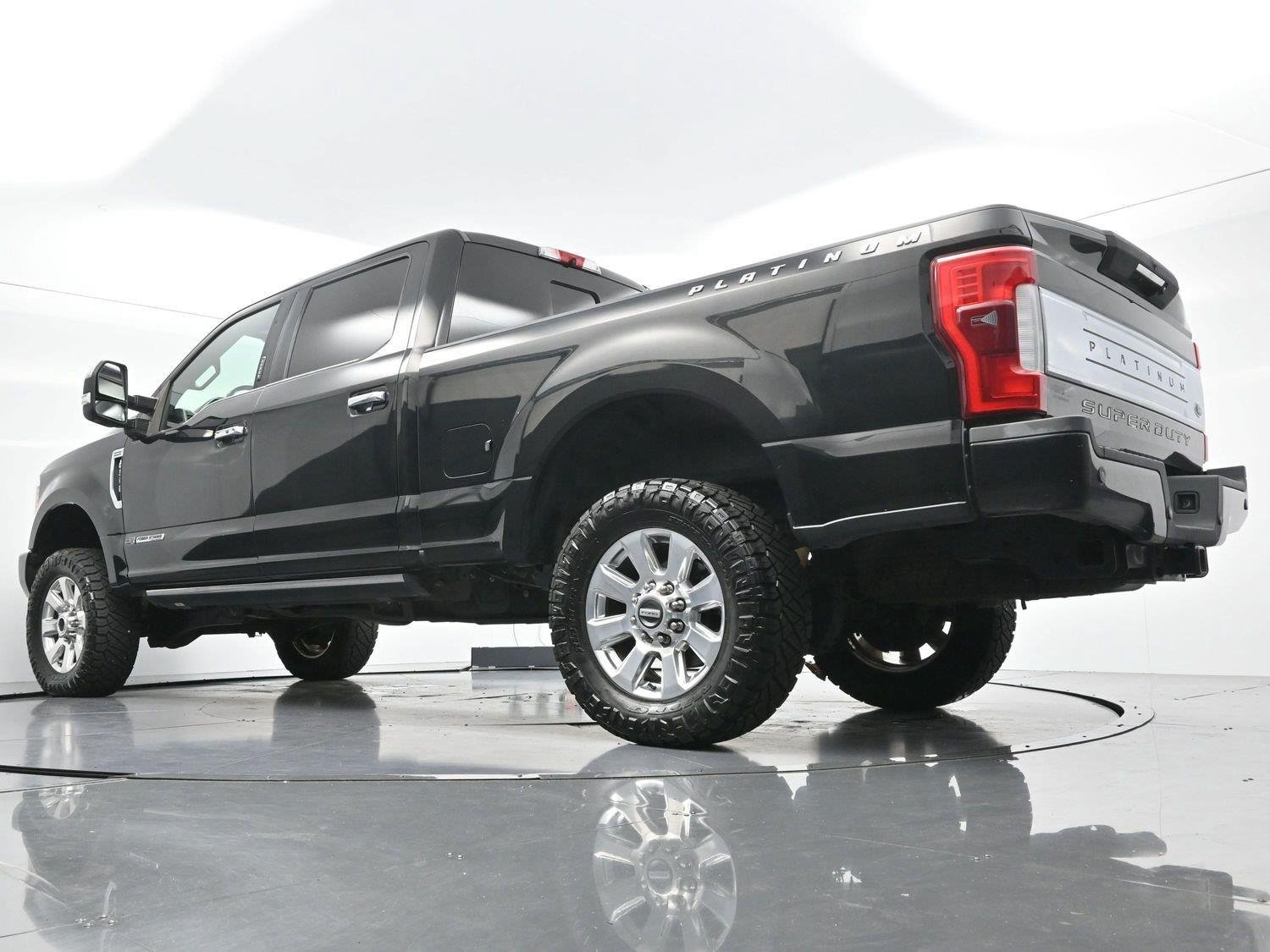 Used 2017 Ford F250 Platinum w/ Platinum Ultimate Package AWD/4WD image 51