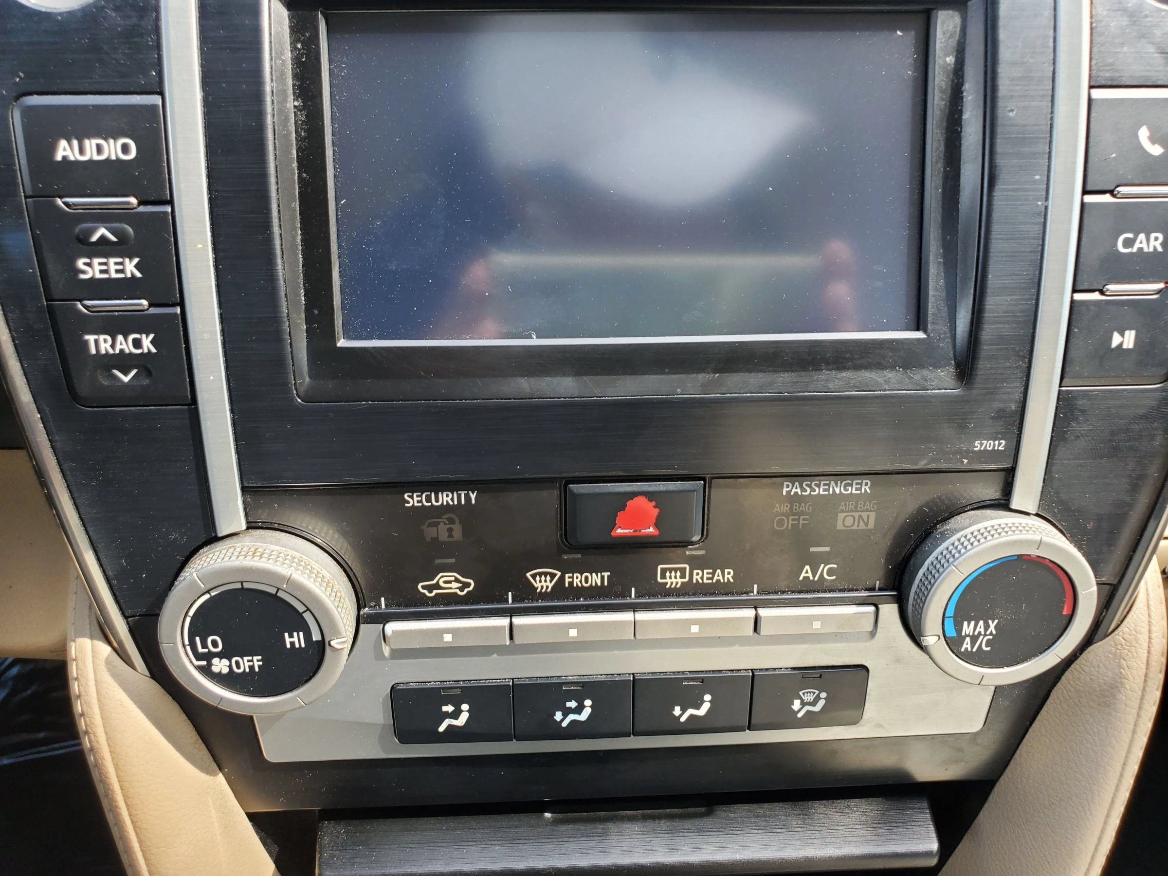 Used 2012 Toyota Camry LE FWD image 36
