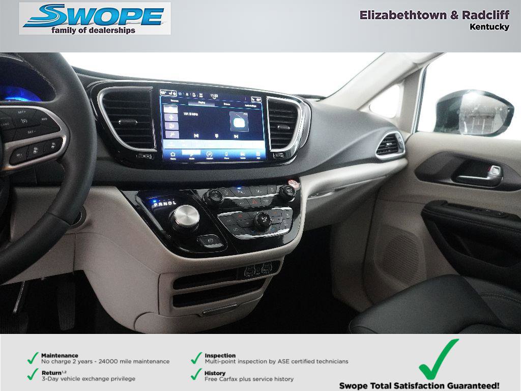 Certified 2024 Chrysler Pacifica Touring-L image 20