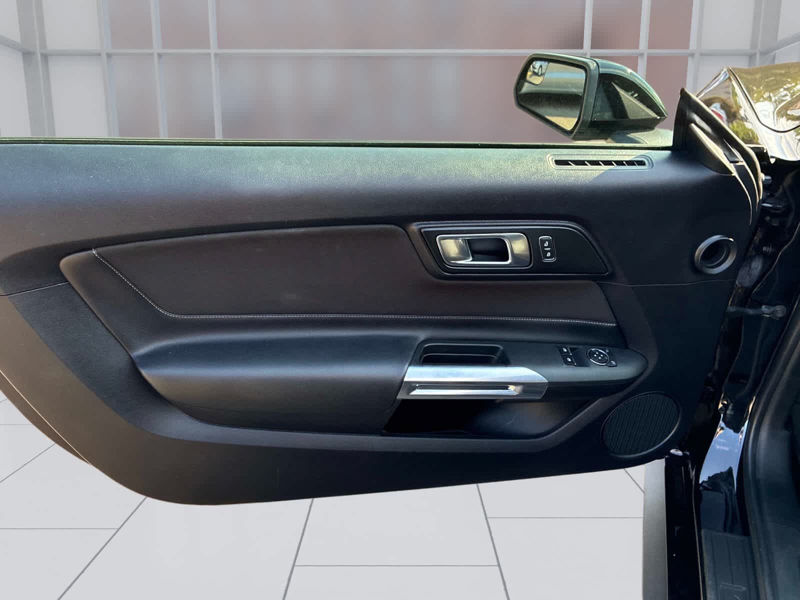 Used 2019 Ford Mustang GT w/ Black Accent Package RWD image 27