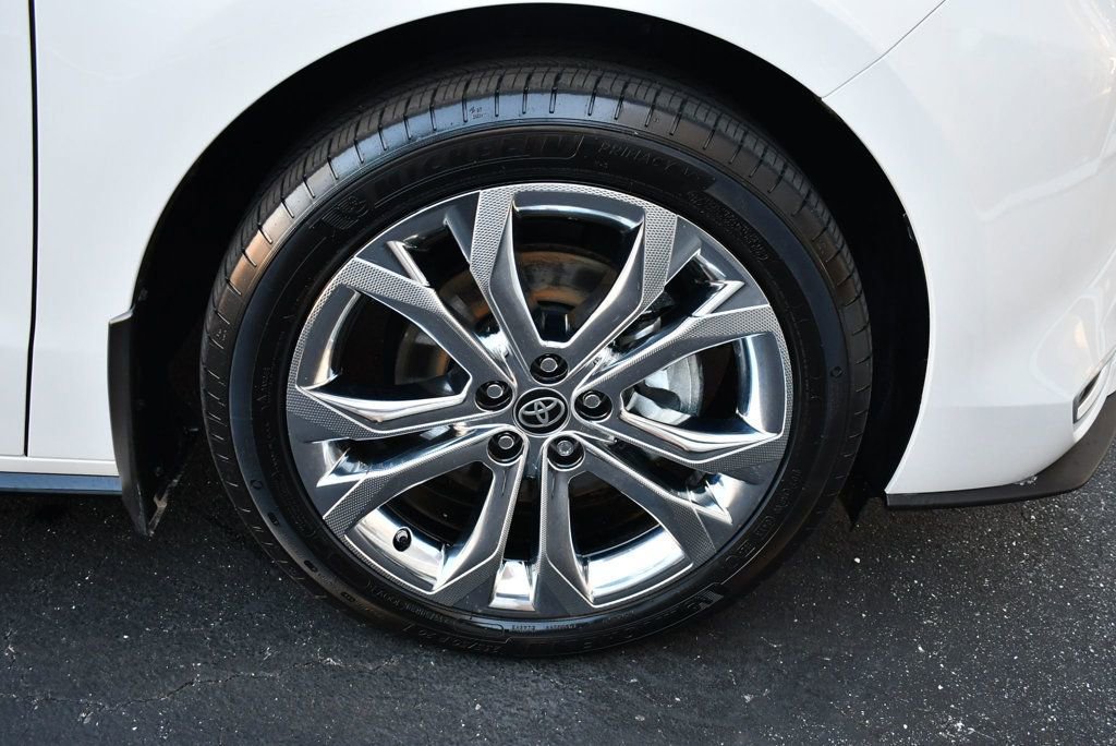 Used 2024 Toyota Sienna Platinum image 65