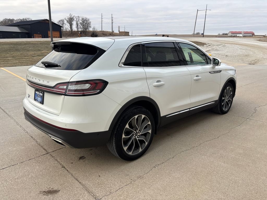 Used 2022 Lincoln Nautilus Reserve w/ Equipment Group 201A image 5