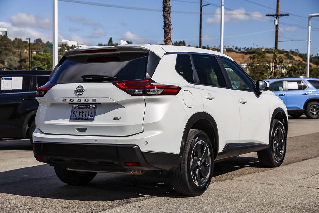 Used 2024 Nissan Rogue SV FWD image 6