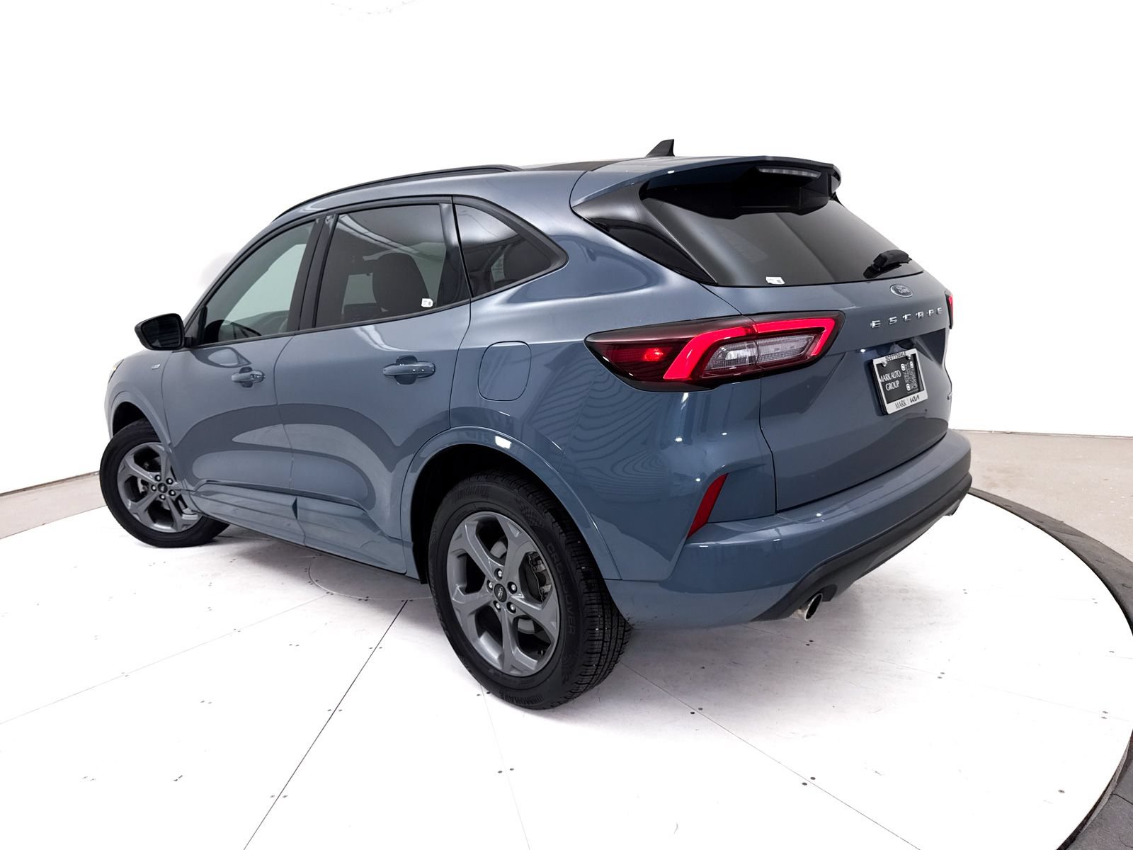 Used 2024 Ford Escape ST-Line AWD/4WD image 2