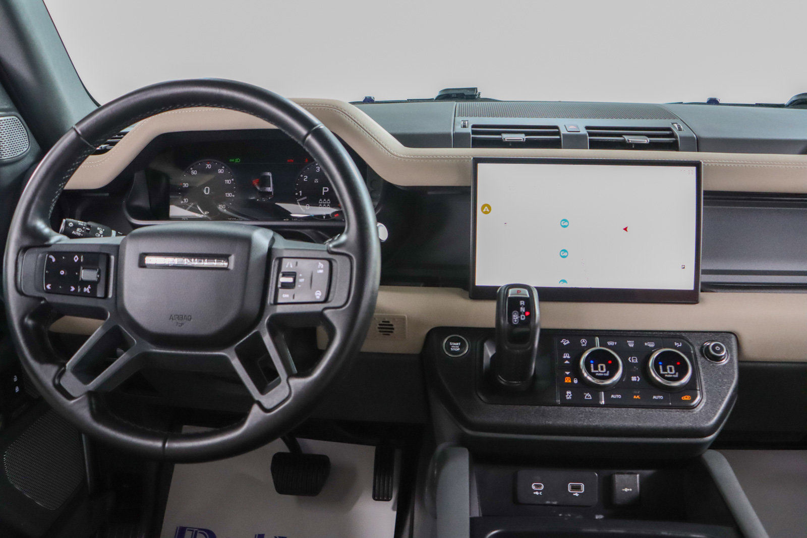 Used 2023 Land Rover Defender 130 X-Dynamic SE image 17