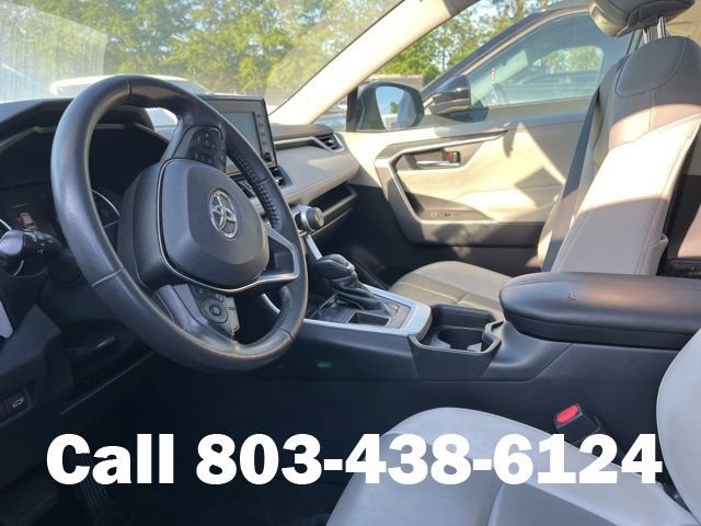 Used 2019 Toyota RAV4 XLE Premium FWD image 5