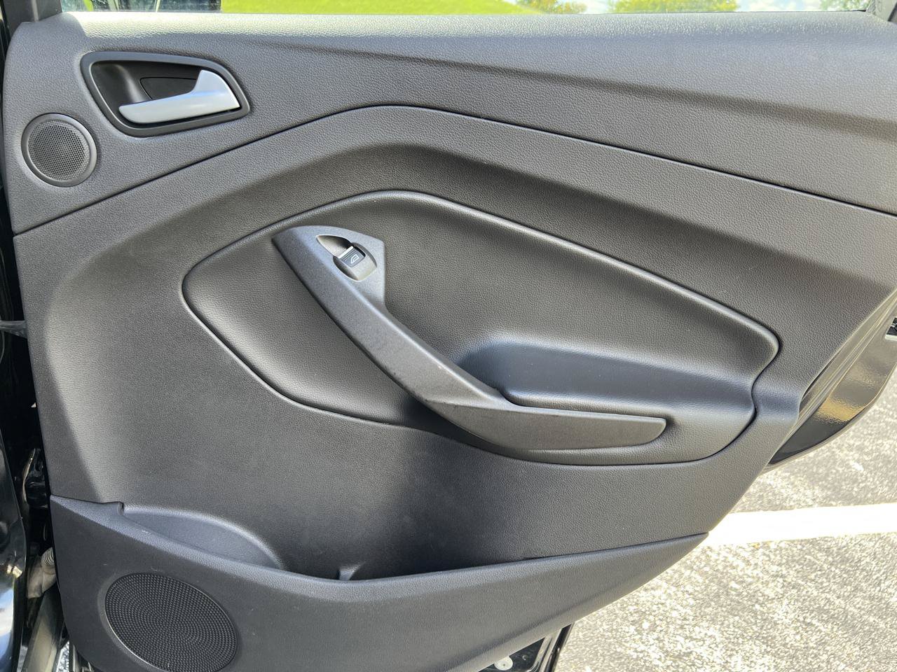 Used 2017 Ford Escape Titanium FWD image 27