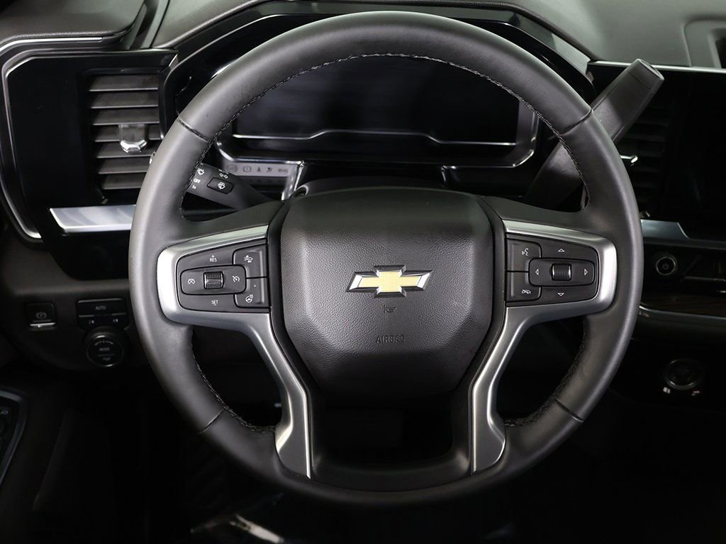 Used 2024 Chevrolet Silverado 1500 LT image 37