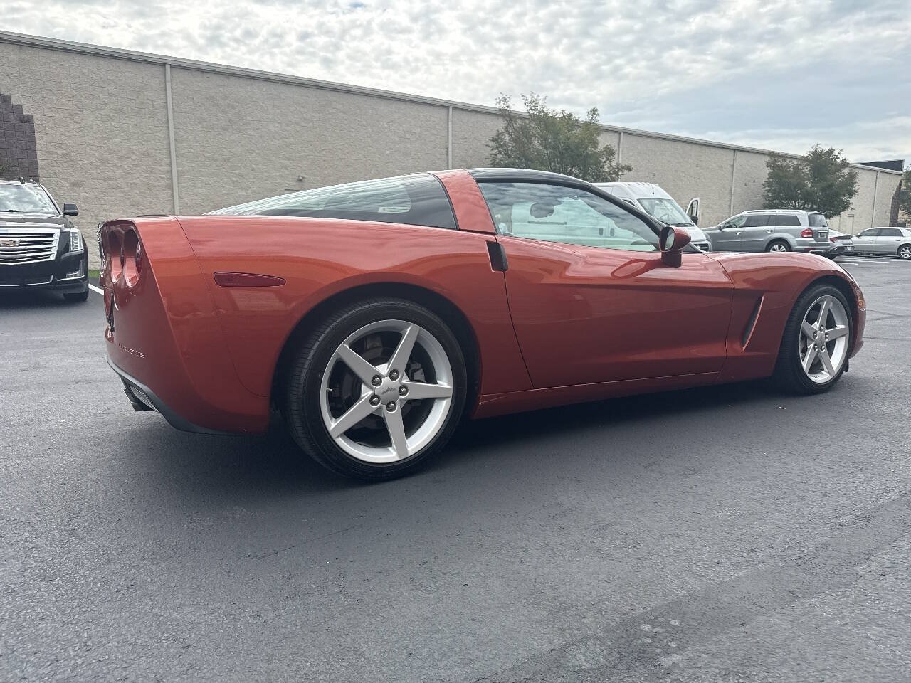 Used 2005 Chevrolet Corvette Coupe w/ Preferred Equipment Group RWD image 9