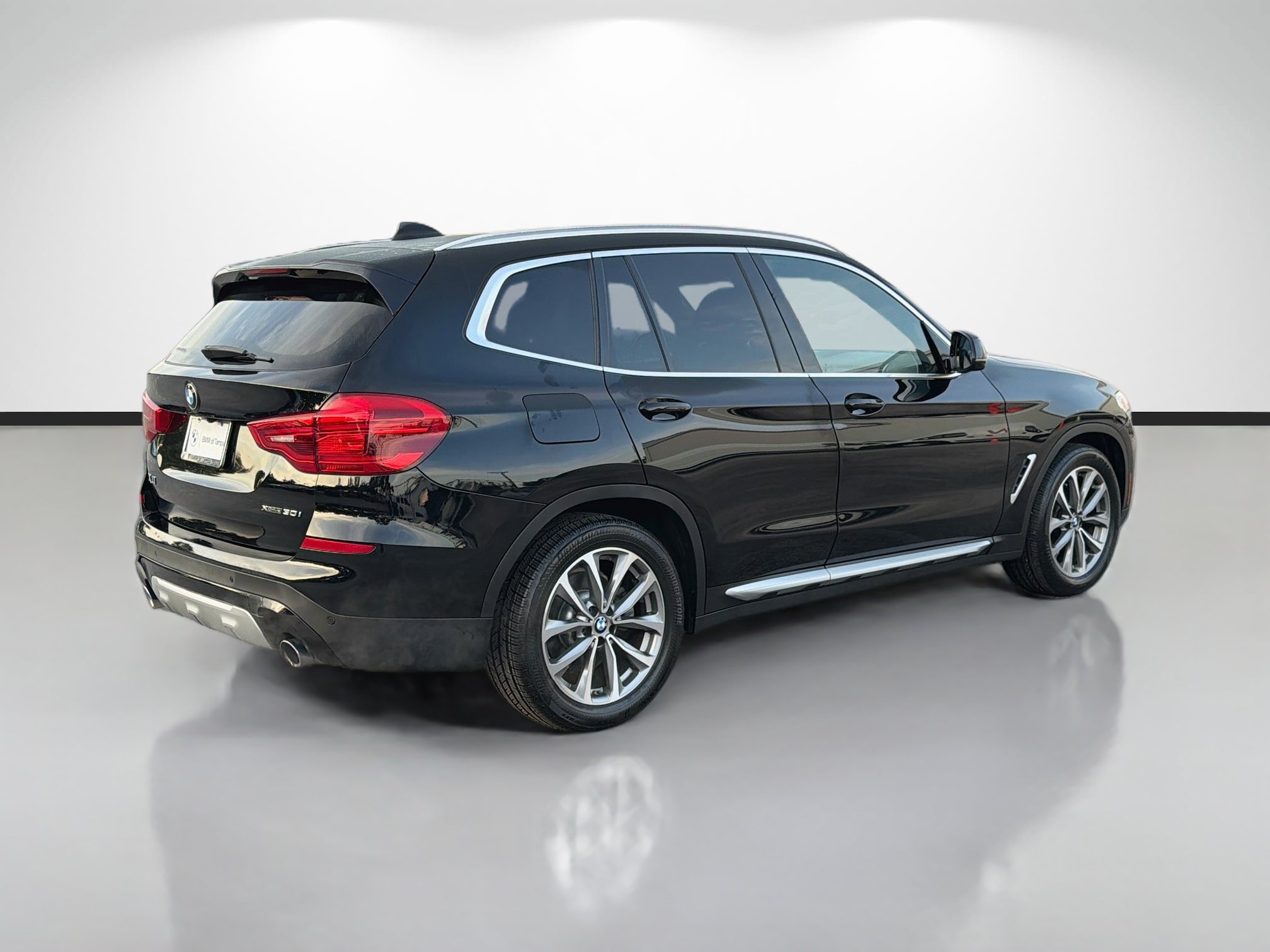 Used 2019 BMW X3 xDrive30i w/ Driving Assistance Package AWD/4WD image 3