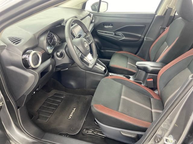 Used 2024 Nissan Versa SR FWD image 13