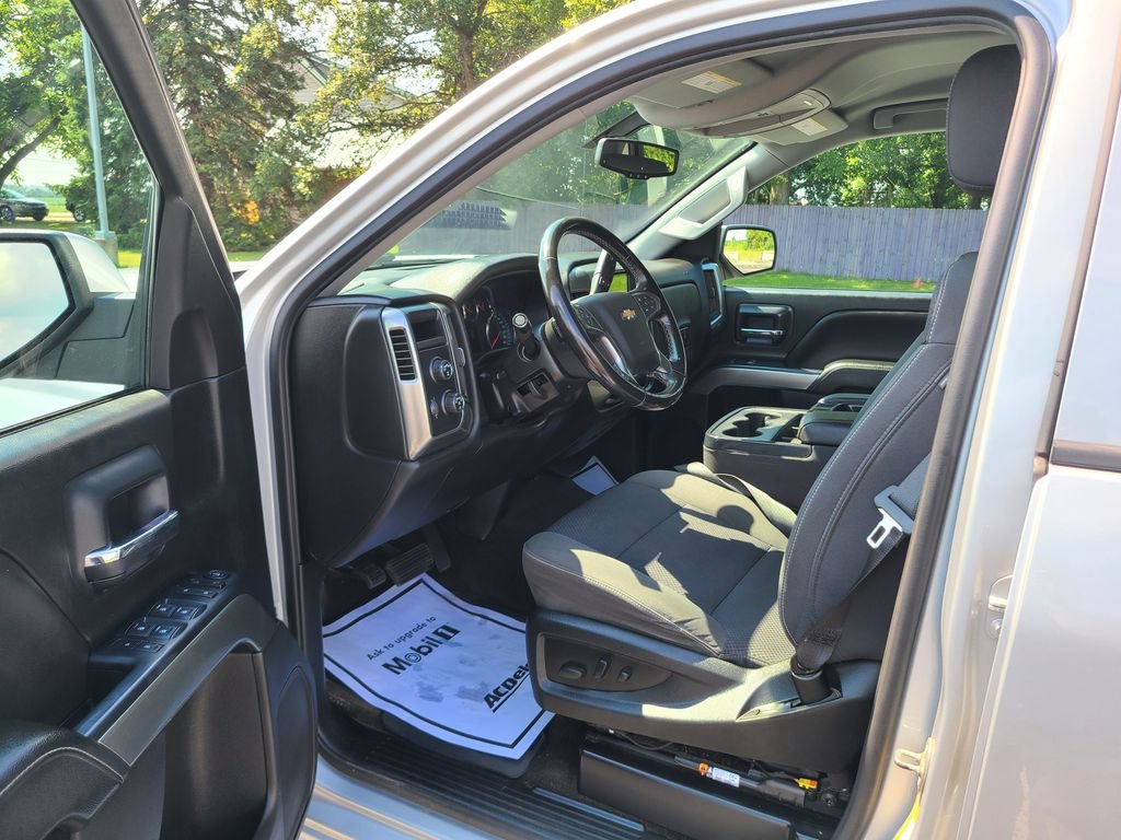 Used 2018 Chevrolet Silverado 1500 LT w/ All Star Edition AWD/4WD image 23