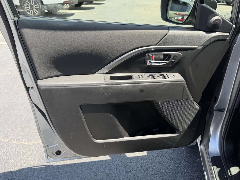 Used 2014 MAZDA MAZDA5 Sport FWD image 16