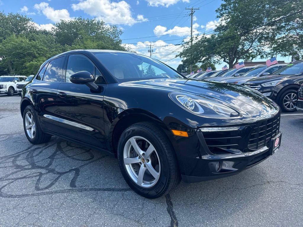 Used 2017 Porsche Macan AWD/4WD image 3