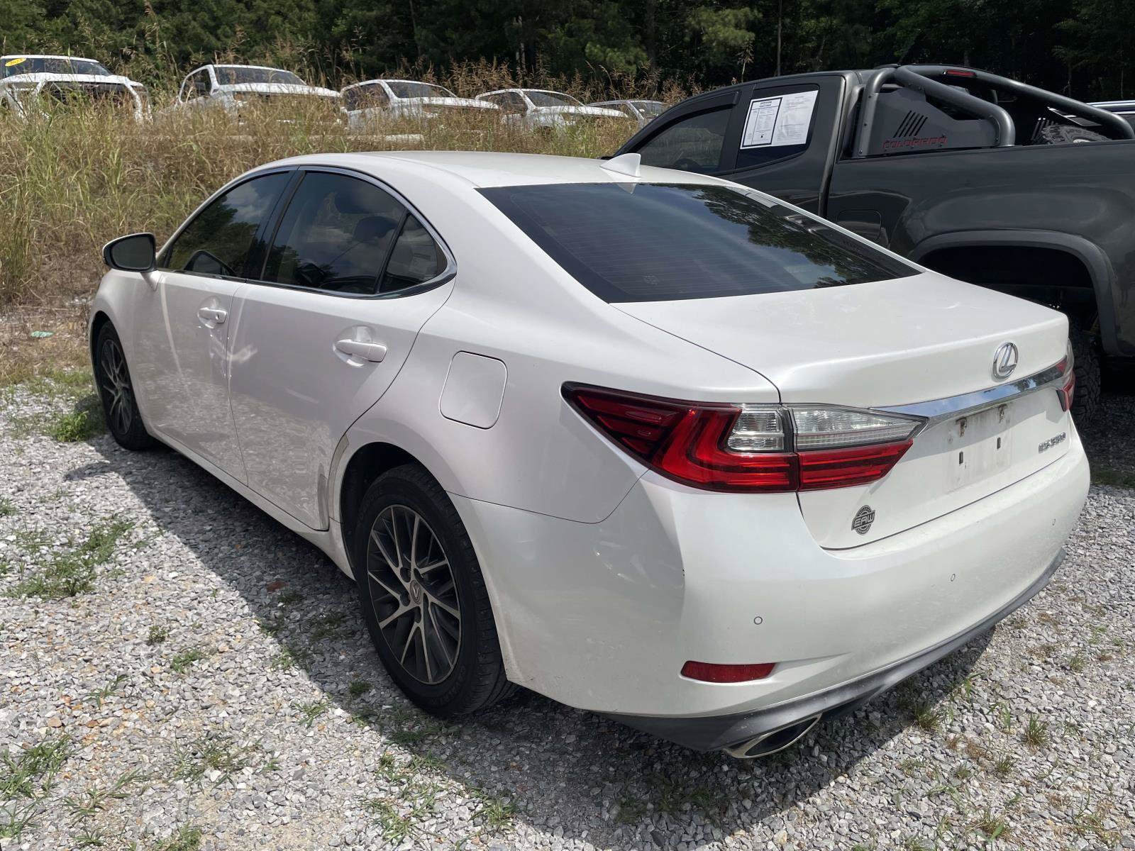 Used 2016 Lexus ES 350 w/ Luxury Package w/Wood Trim FWD image 7