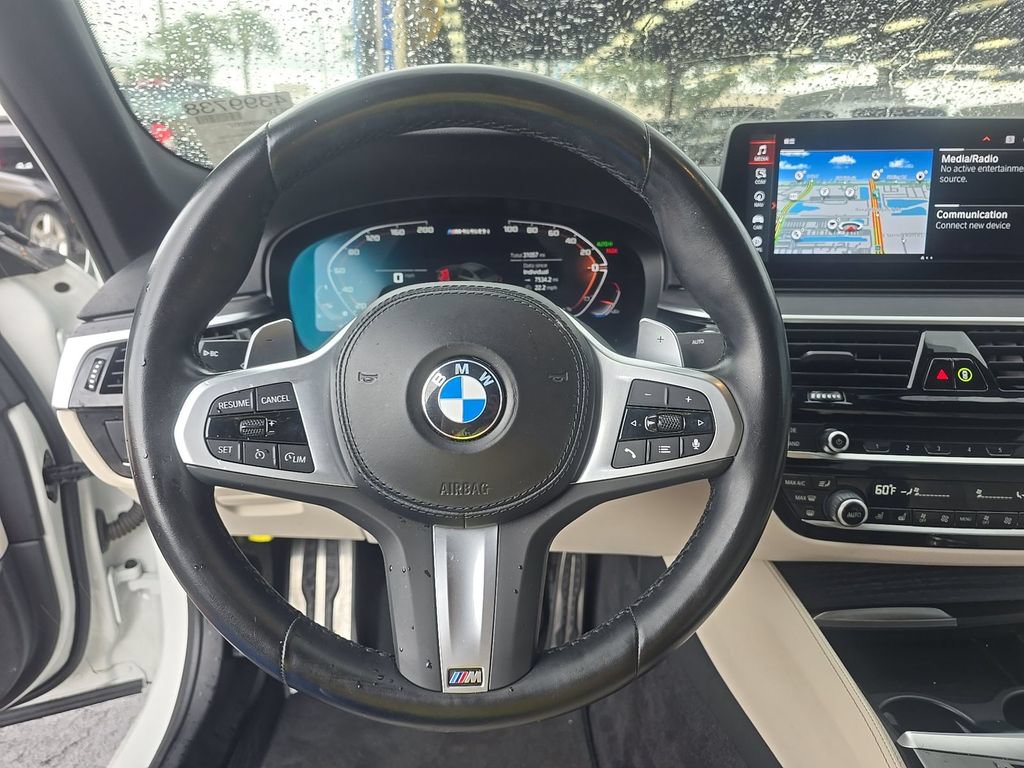 Used 2023 BMW 540i w/ M Sport Package RWD image 9