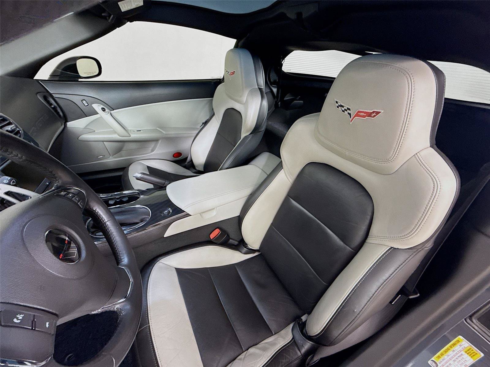 Used 2012 Chevrolet Corvette Grand Sport w/ 2LT Preferred Equipment Group RWD image 5