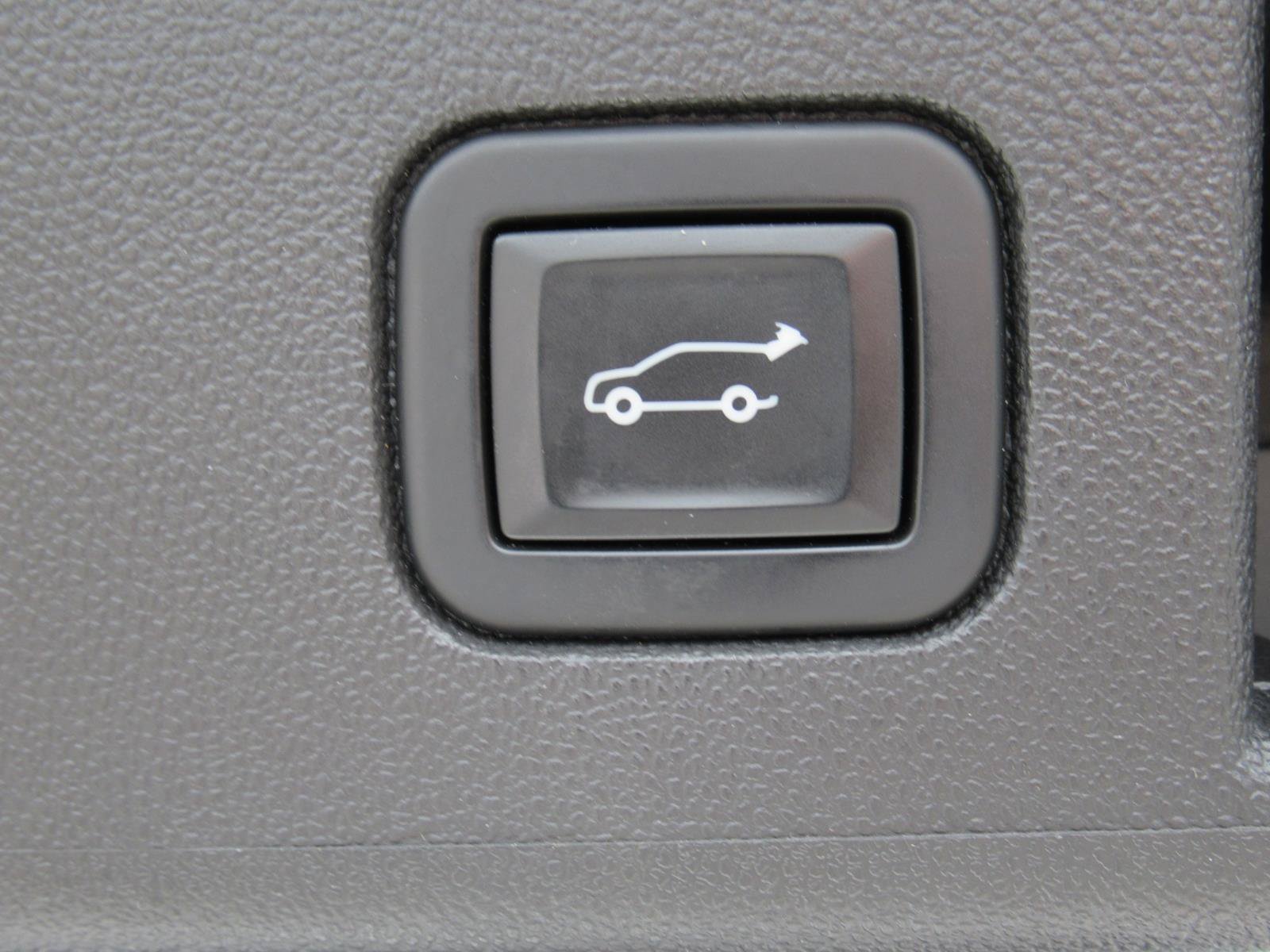 Used 2021 Chevrolet Equinox Premier FWD image 38