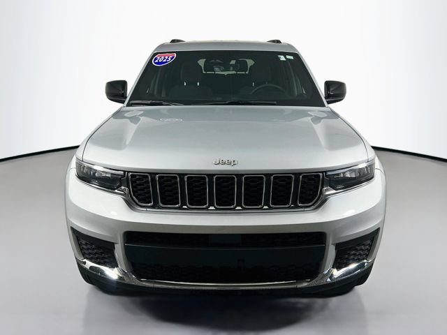 Used 2025 Jeep Grand Cherokee L Laredo RWD image 3