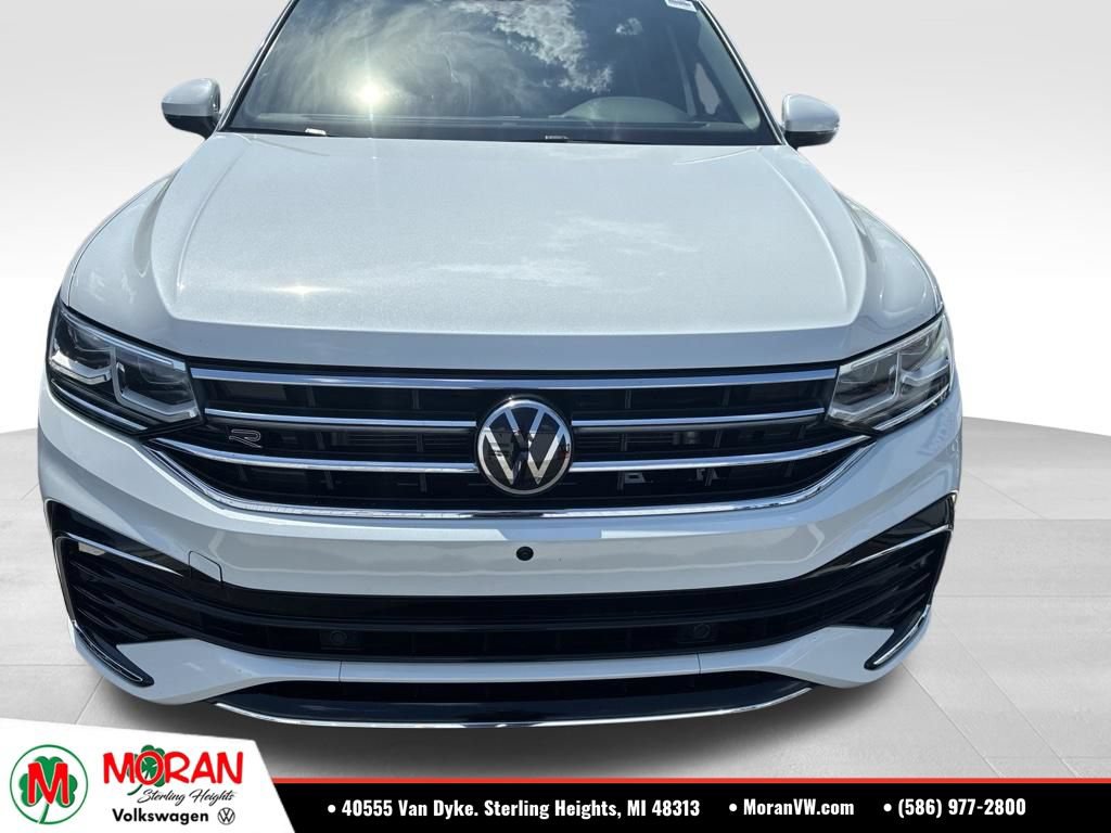 Certified 2022 Volkswagen Tiguan SEL R-Line AWD/4WD image 2