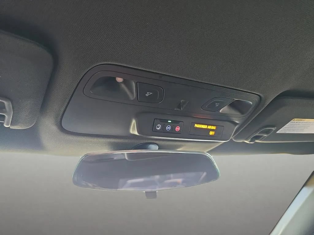 Used 2022 Chevrolet Camaro LT RWD image 25