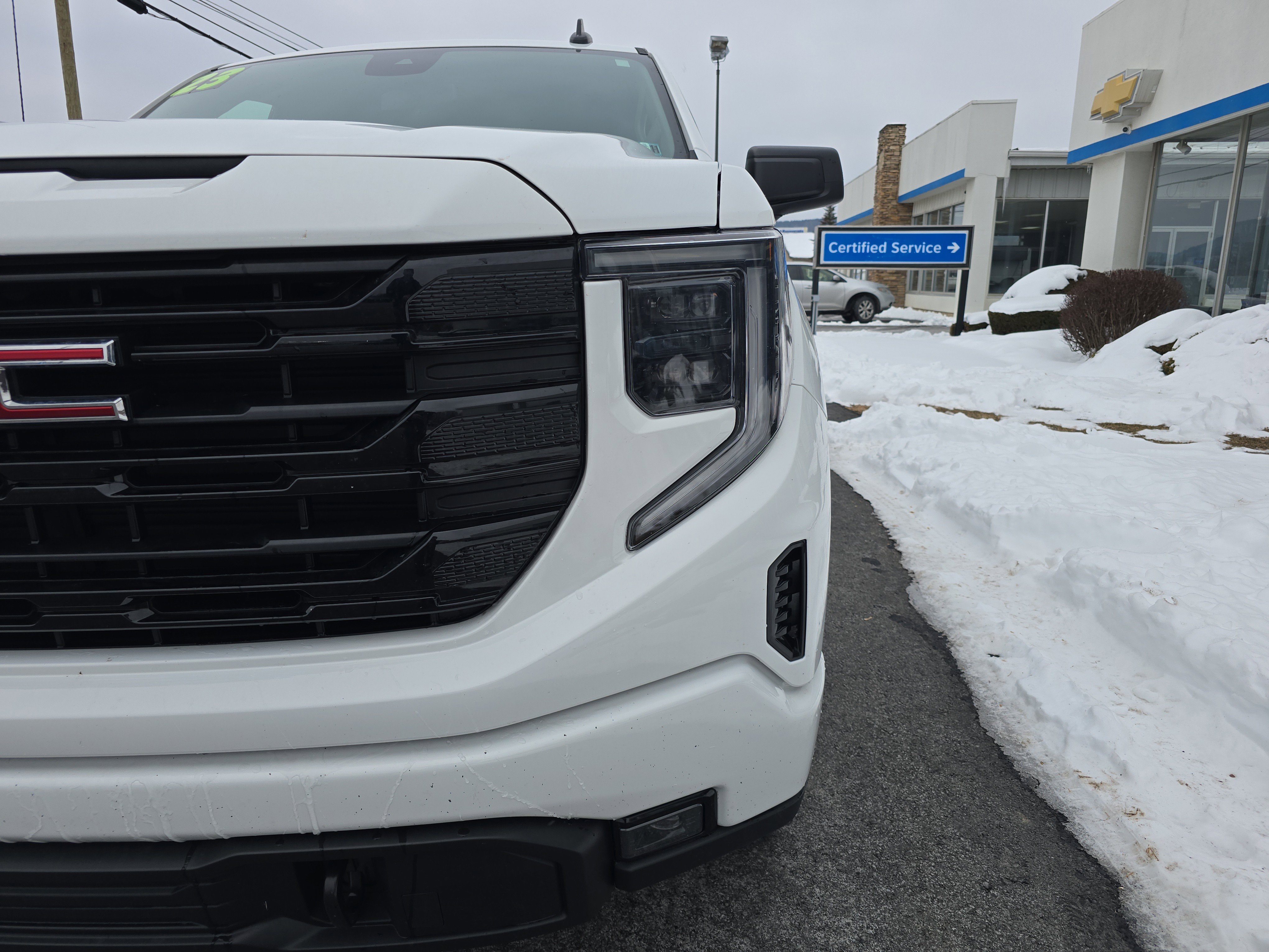 Used 2023 GMC Sierra 1500 Elevation image 9