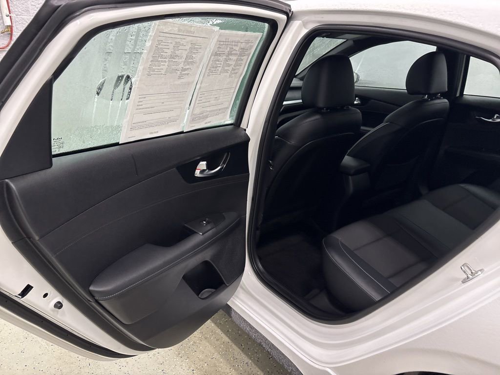 Used 2024 Kia Forte GT-Line w/ GT-Line Premium Package image 29