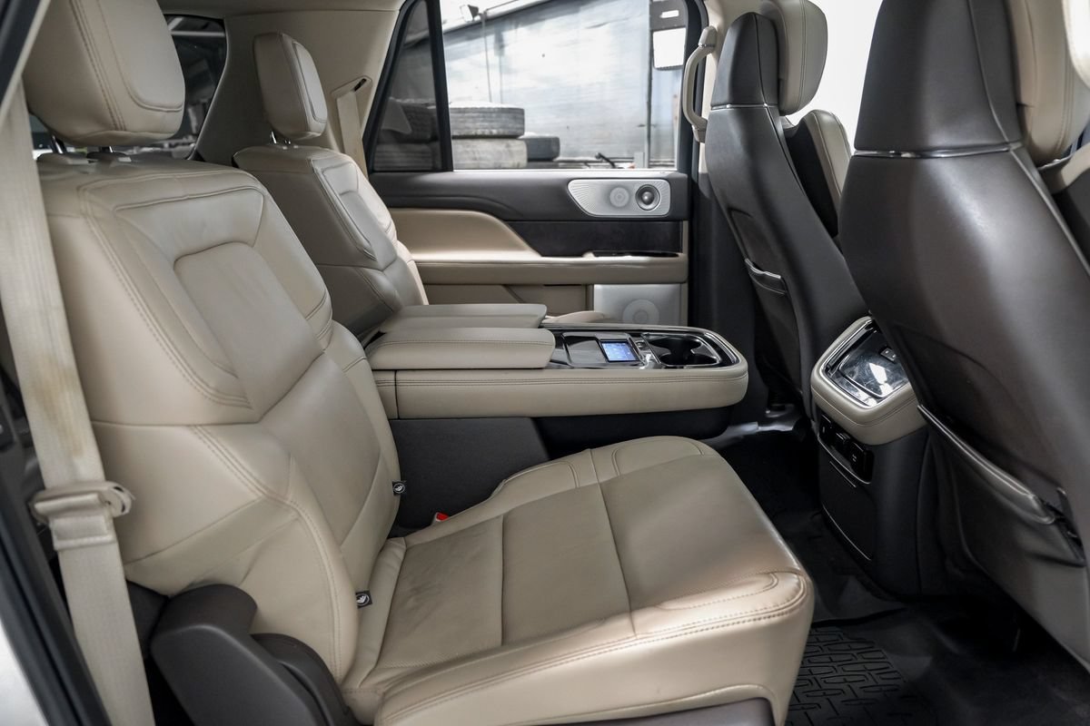 Used 2022 Lincoln Navigator L Reserve AWD/4WD image 33
