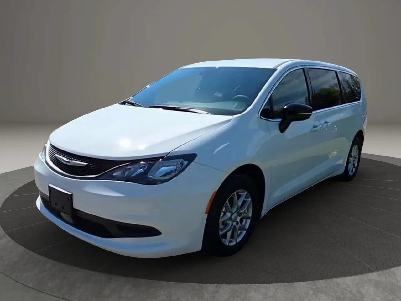 Used 2025 Chrysler Voyager LX FWD image 3