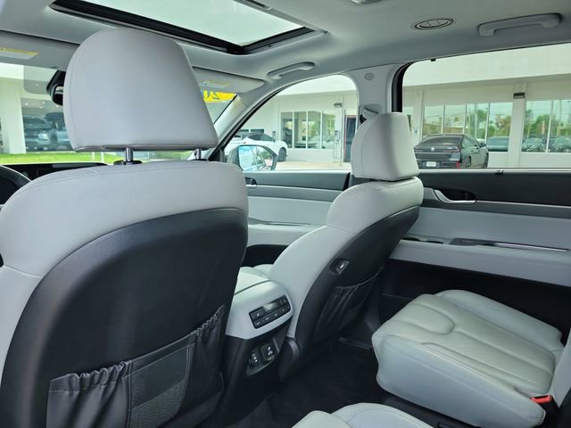 Used 2022 Hyundai Palisade SEL w/ Premium Package image 13