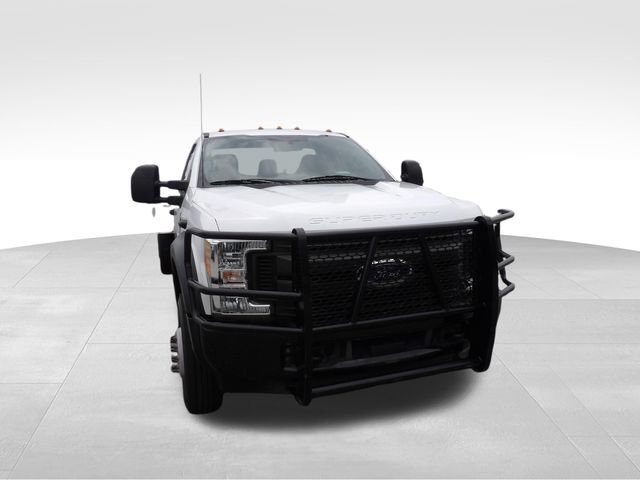 Used 2017 Ford F450 2WD Regular Cab Super Duty image 2