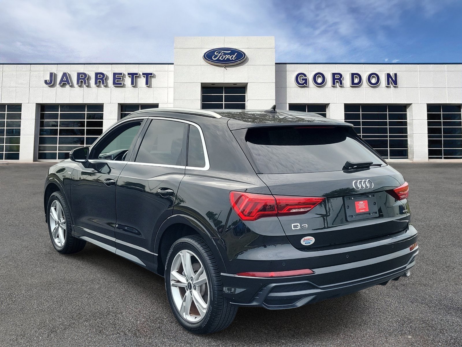 Used 2022 Audi Q3 2.0T Premium Plus w/ Premium Plus Package AWD/4WD image 3