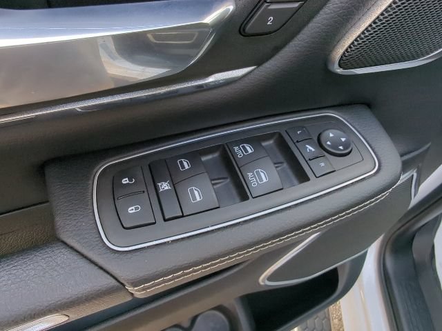 Used 2023 RAM 1500 Laramie AWD/4WD image 13