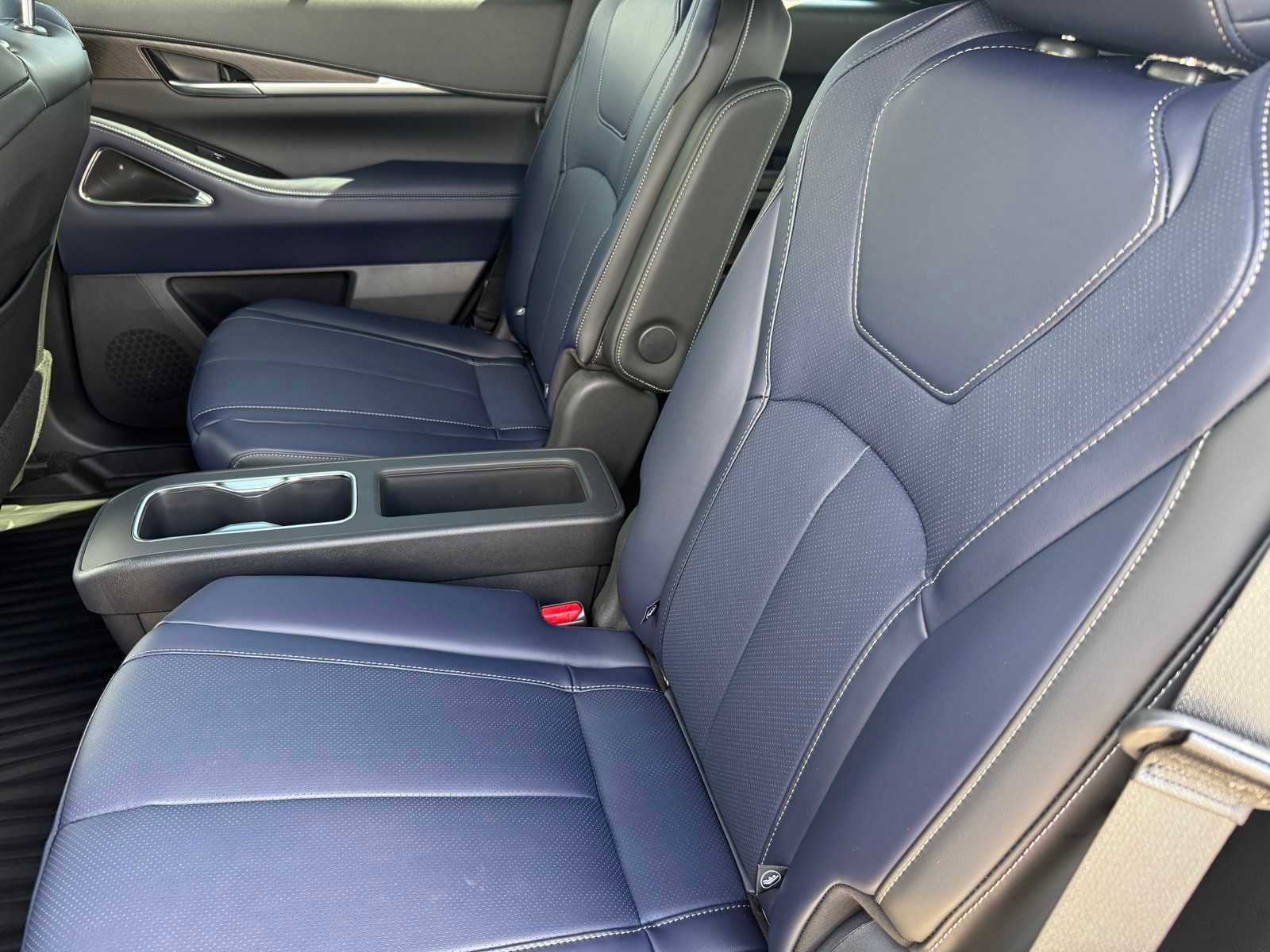 New 2026 INFINITI QX60 Luxe w/ Dark Cargo Package image 23