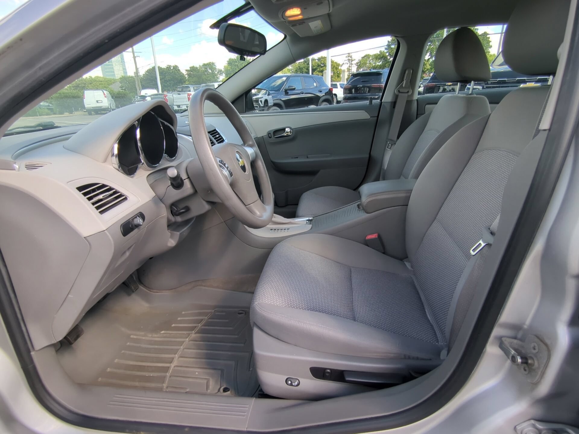 Used 2010 Chevrolet Malibu LS FWD image 24