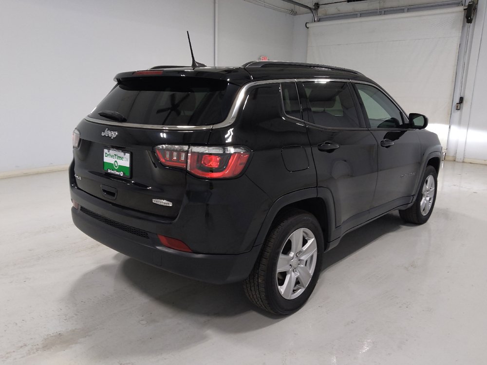 Used 2022 Jeep Compass Latitude w/ Sun and Sound Group AWD/4WD image 9