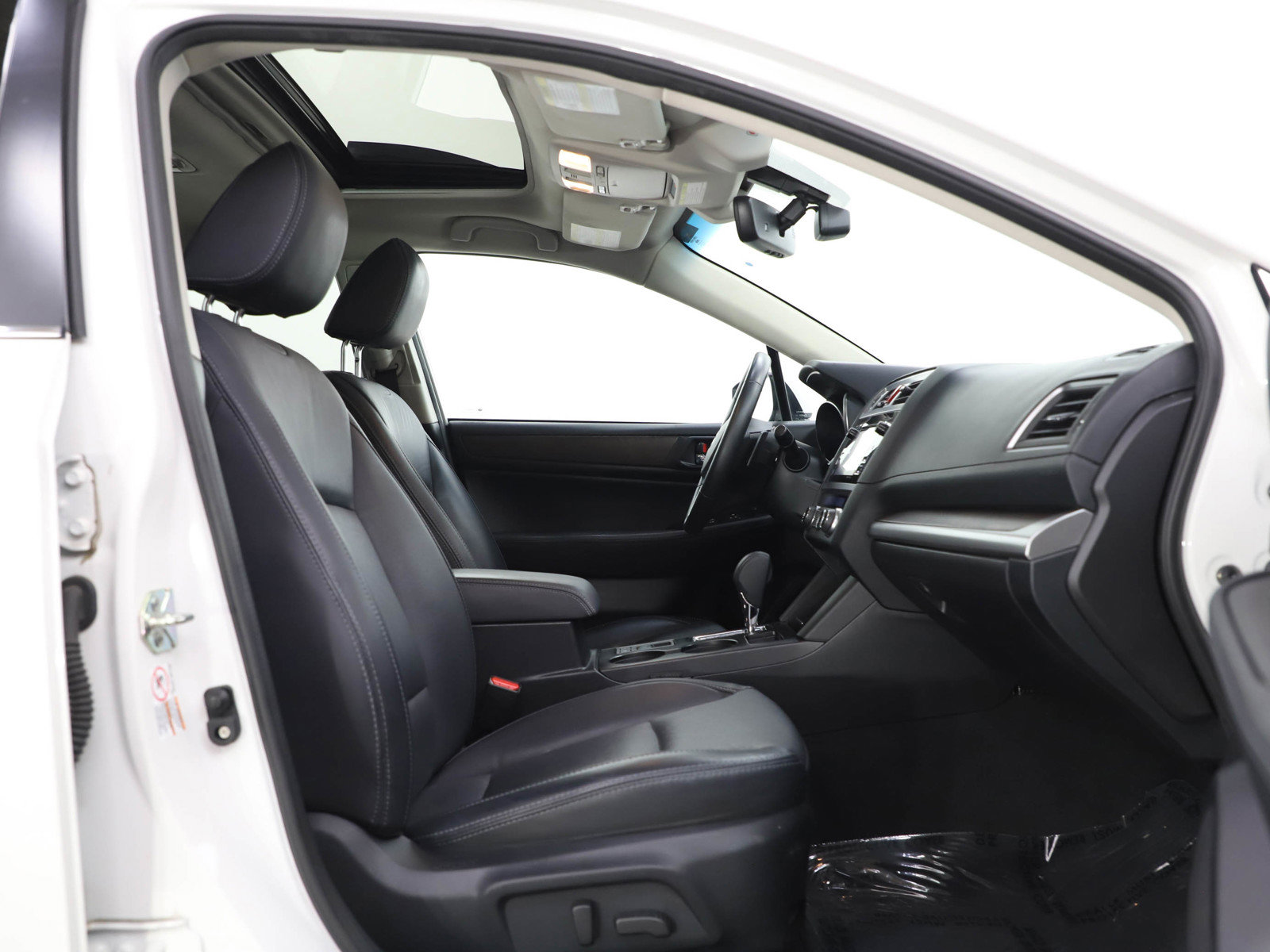 Used 2017 Subaru Outback 2.5i Limited image 11