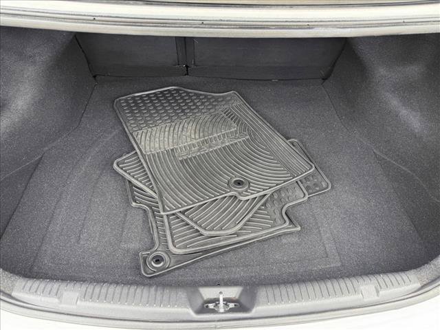 Used 2016 Hyundai Elantra SE w/ Option Group 02 FWD image 8