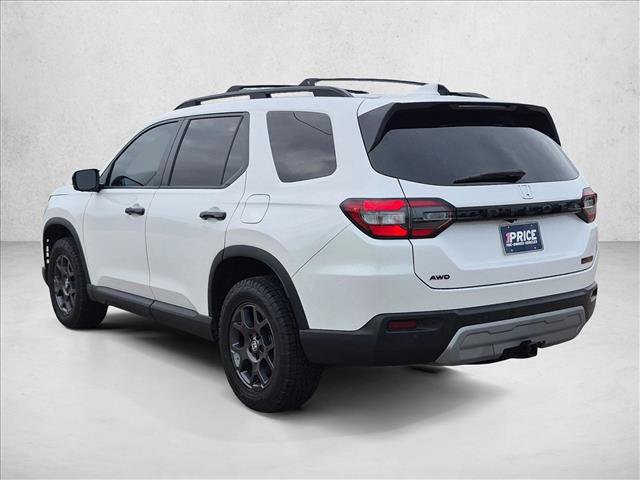 Used 2025 Honda Pilot TrailSport image 7
