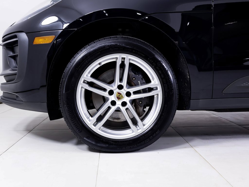 Used 2025 Porsche Macan image 23