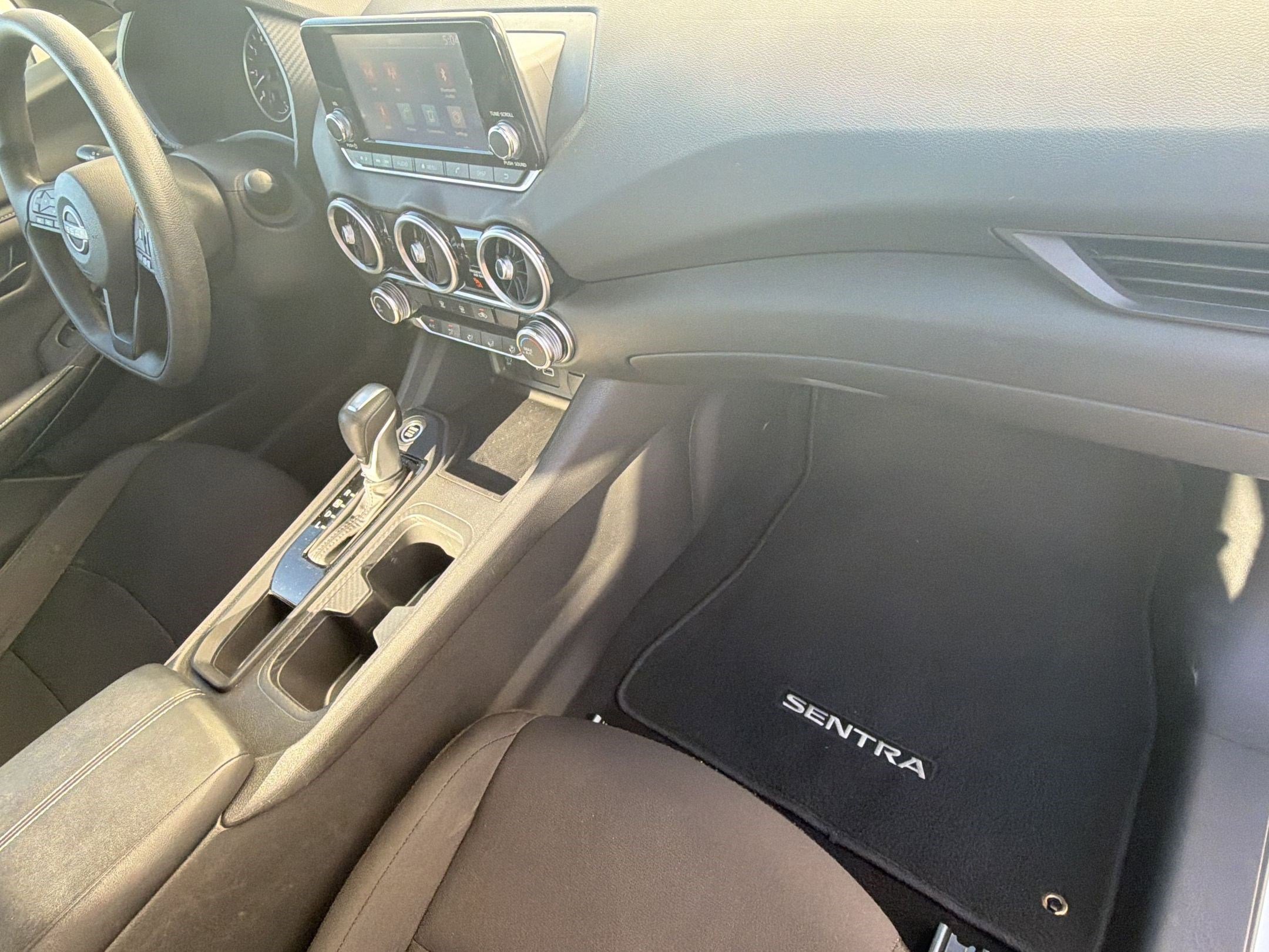 Used 2025 Nissan Sentra S image 34