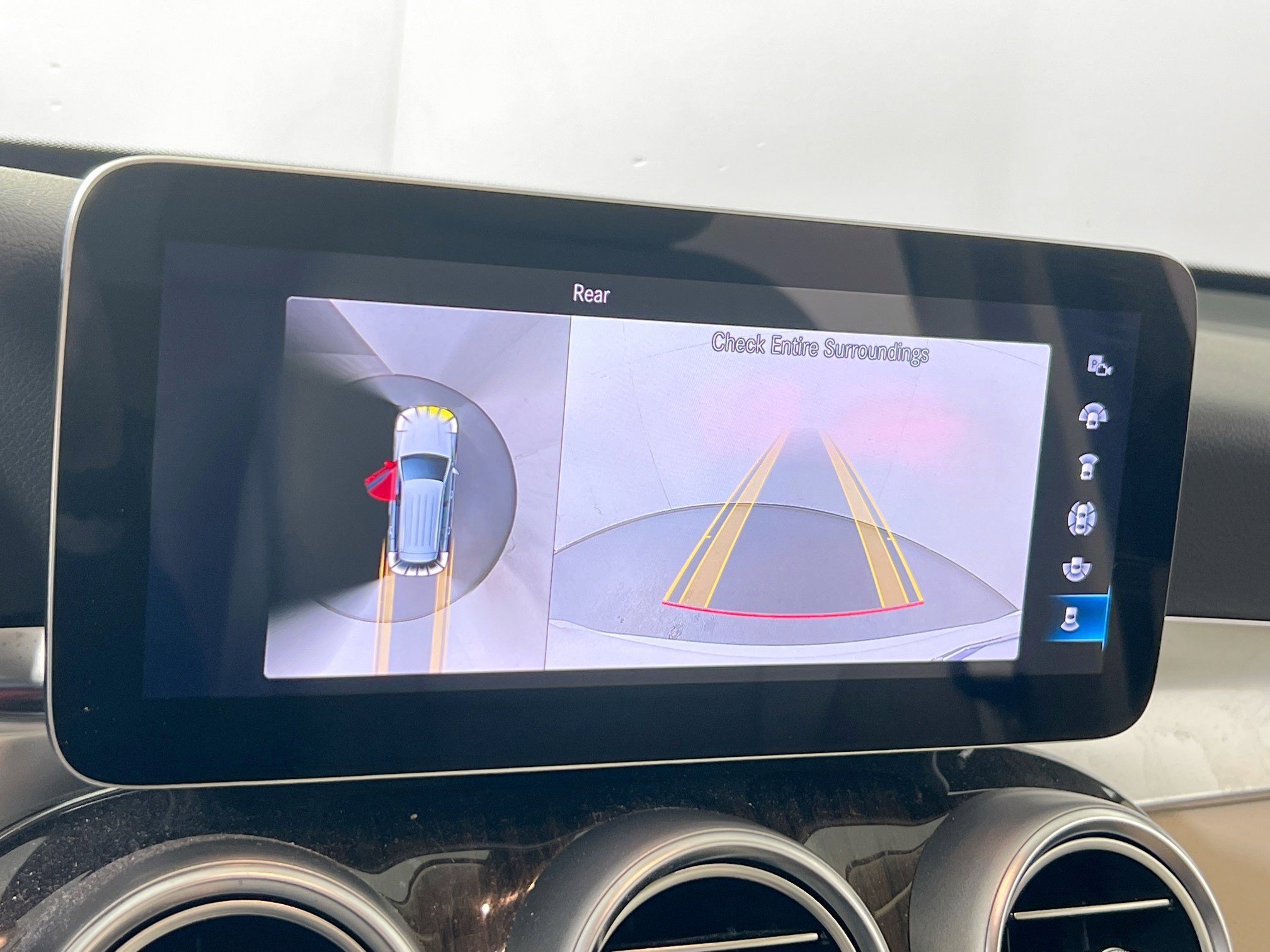 Used 2021 Mercedes-Benz GLC 300 4MATIC image 13