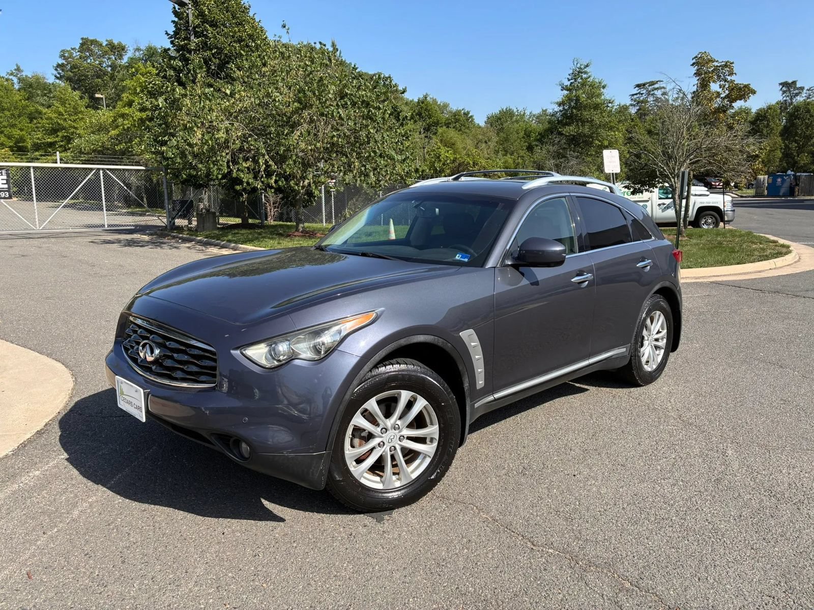 Used 2011 INFINITI FX35 AWD w/ Premium Pkg image 2