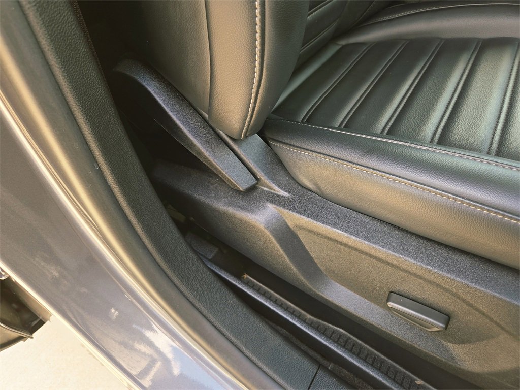 Used 2024 Ford Edge SEL image 28