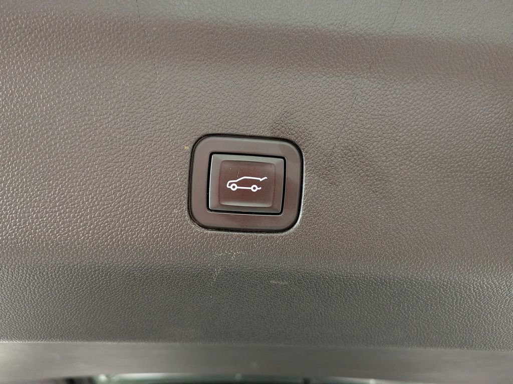 Certified 2024 Chevrolet Tahoe Z71 w/ Luxury Package image 11