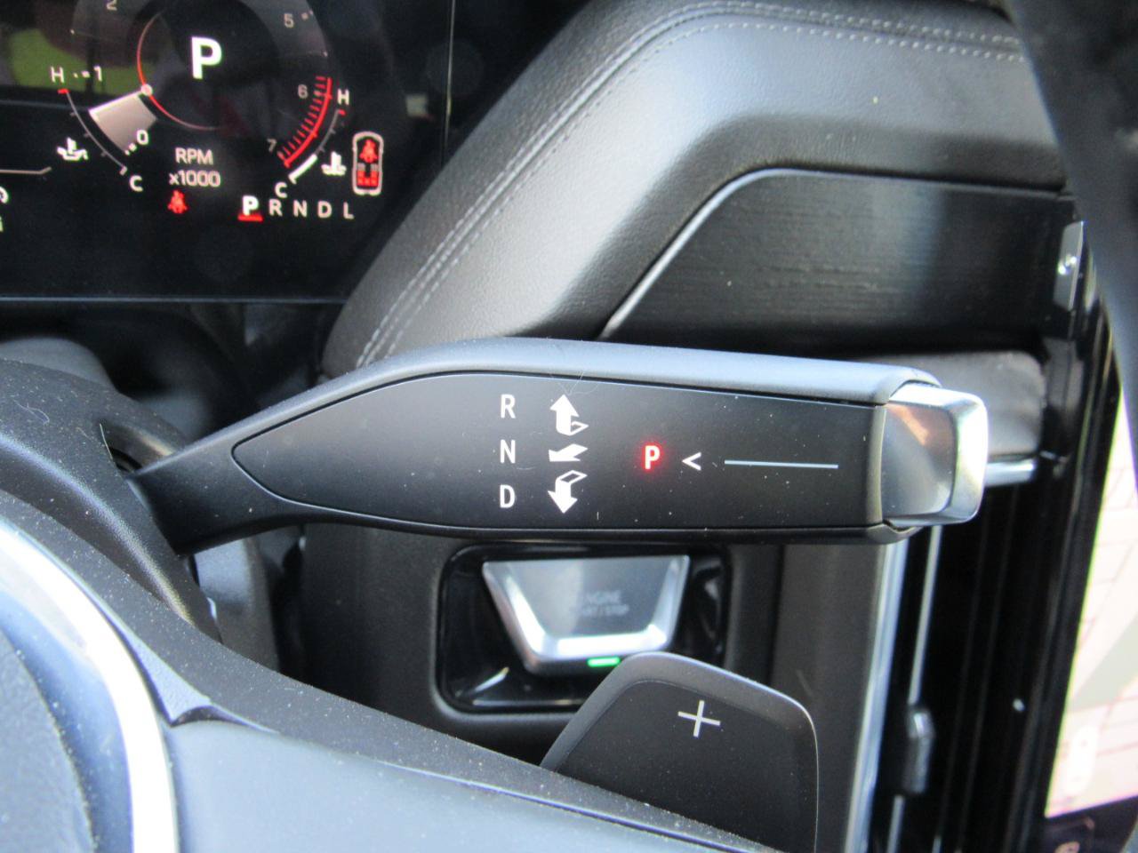 Used 2025 GMC Yukon XL Denali AWD/4WD image 25