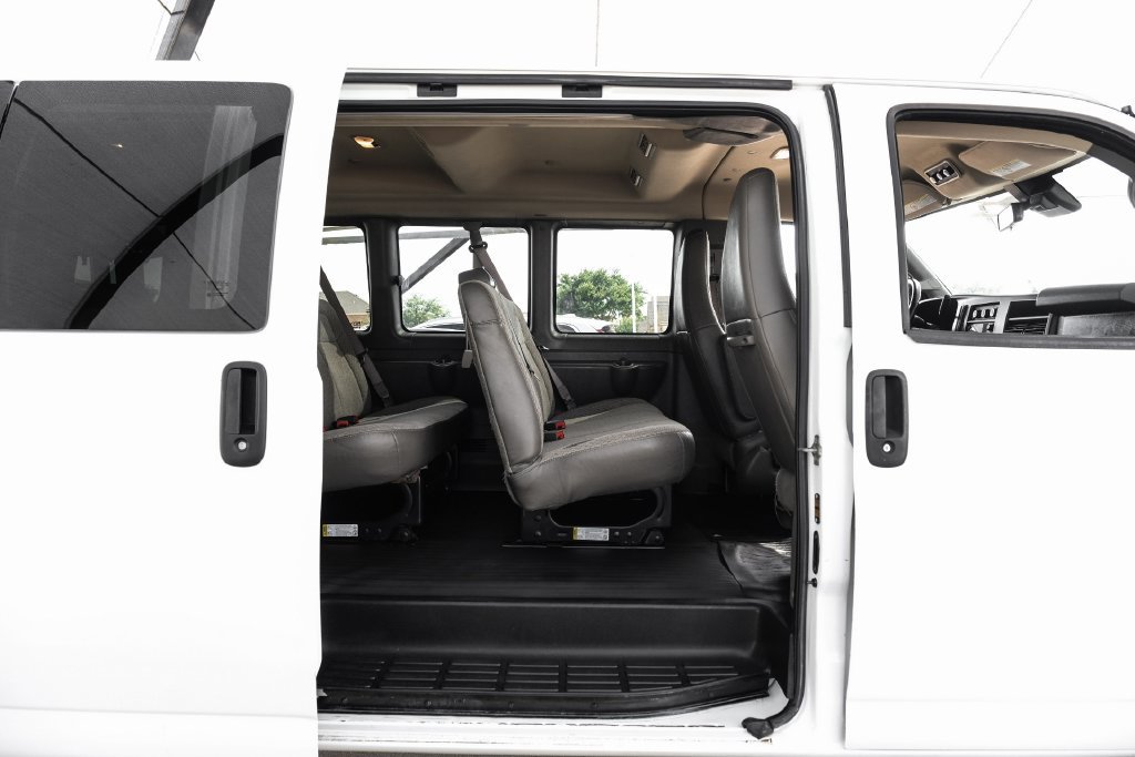 Used 2021 Chevrolet Express 3500 LS w/ Chrome Appearance Package RWD image 38