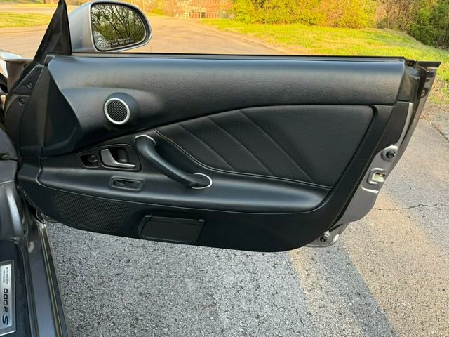 Used 2003 Honda S2000 image 27